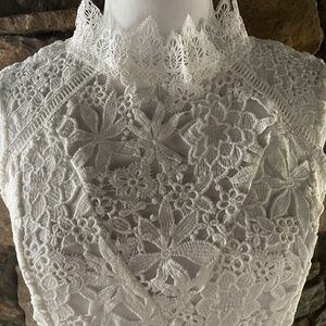 Reveuse Sleeveless Ivory Lace/Crochet dress